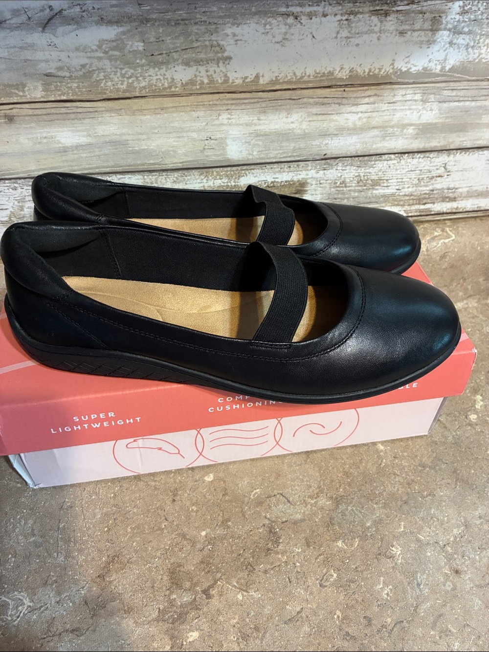 Easy Spirit Size 8 1/2 Black Mary Jane Elastic Strap Flats